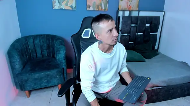 xteven_master19 webkamerás műsora