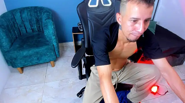 xteven_master19 Шоу с уебкамера