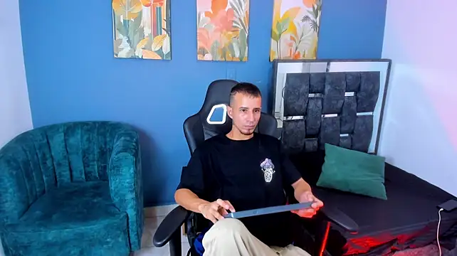 xteven_master19 Show in webcam