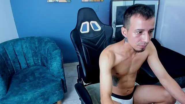 Show de xteven_master19 na webcam