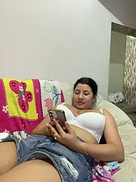 Chat +18 de roxi-fox ao vivo