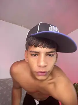 عرض كام Alessio_hot