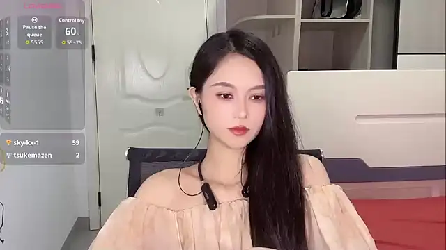 yiyi-uu's Live XXX Chat
