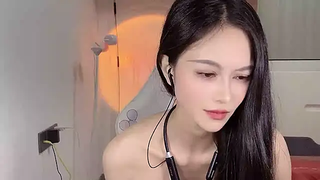 yiyi-uu Live XXX-chat