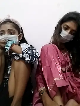 Lovely--Pihu Show in webcam