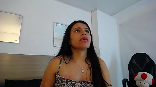 Show modela CindyAbril na web-kameri