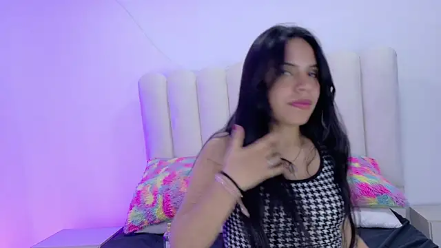 Show modela CindyAbril na web-kameri