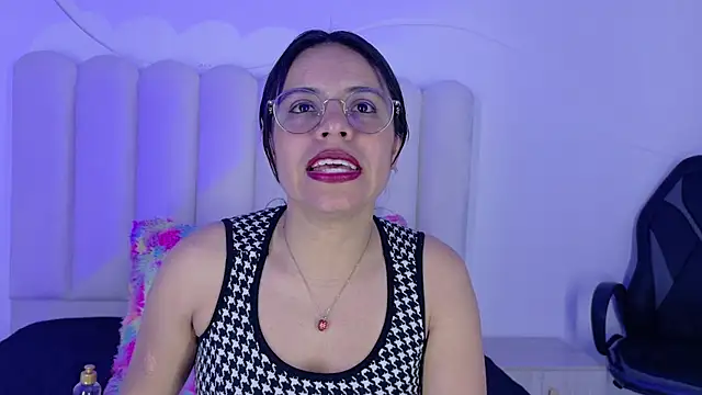 Show modela CindyAbril na web-kameri