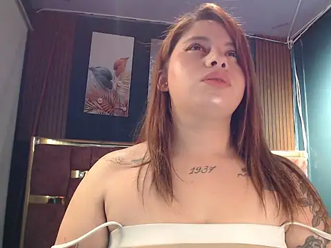 Chat +18 de Adara_conor ao vivo