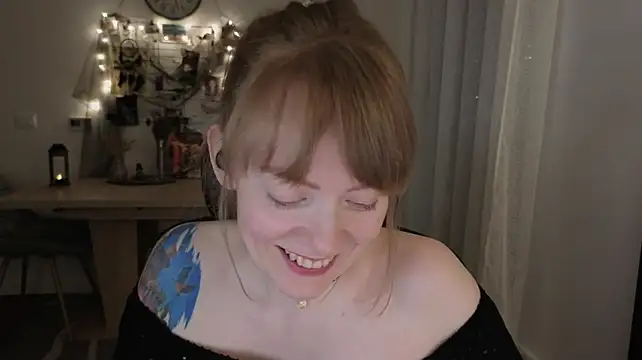 Aurora_Velvett_'s Webcam Show