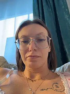 Elina_TのライブXXXチャット