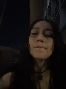 Chat +18 de Ravelyn__ ao vivo