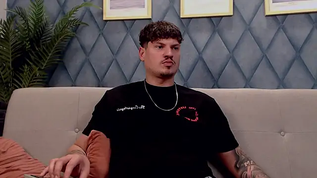 marioalessio webkamerás műsora