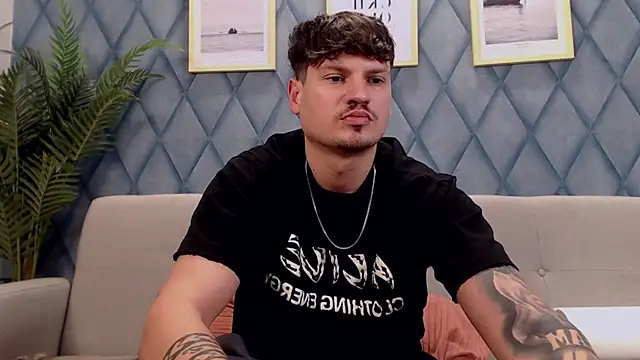 Show modela marioalessio na web-kameri