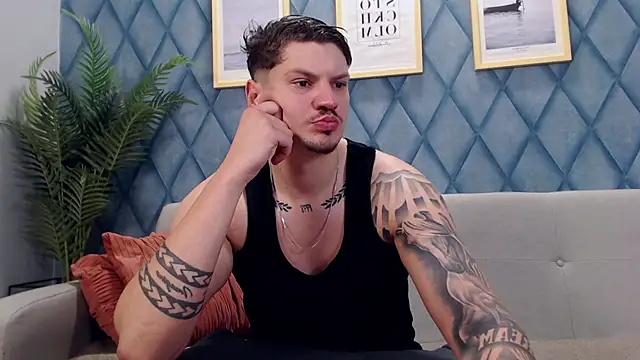 Show de marioalessio na webcam