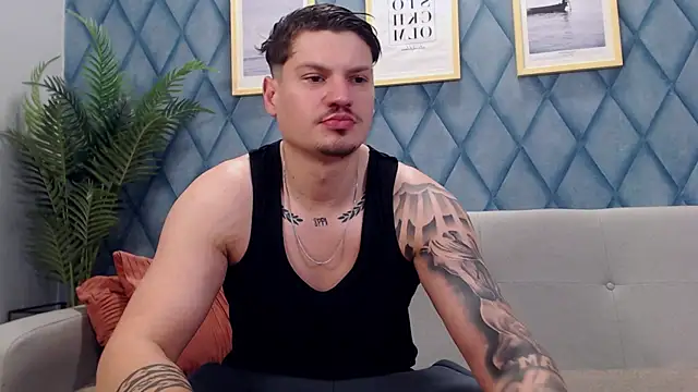 Show modela marioalessio na web-kameri