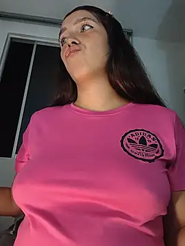 Chatroom XXX en direct de JustLina