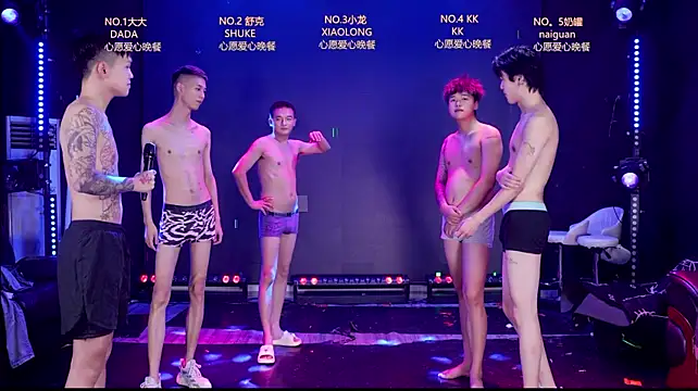 Pokazy przed kamerką – BOY-888888