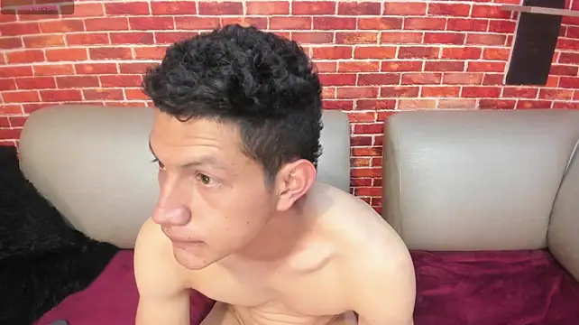 Tony_Zackk1 Show in webcam