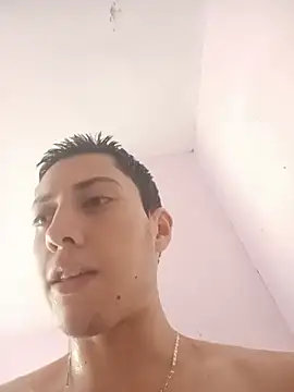 Carlitos7381 在線直播表演