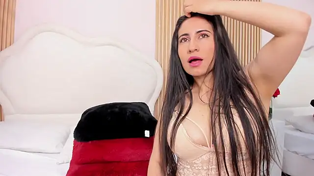 XXX chat uživo modela Ema_Sky_