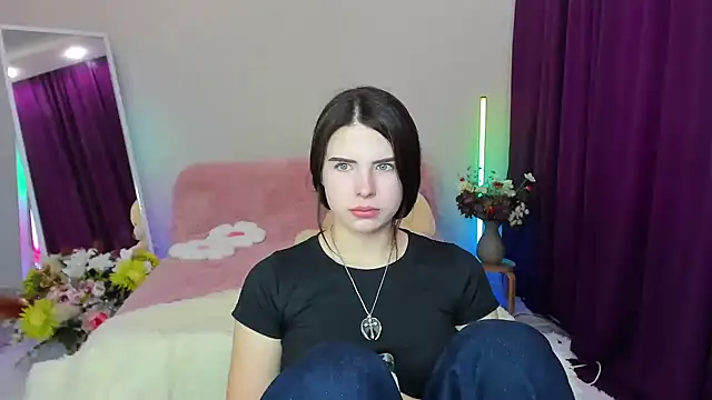 Kira_Vine's Webcam Show