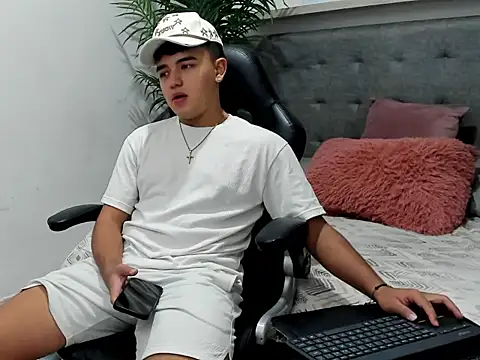 adam_cox1 – webcam-show