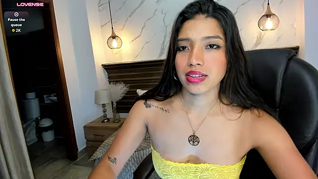 briana_sun: διαδικτυακό σόου στην κάμερα