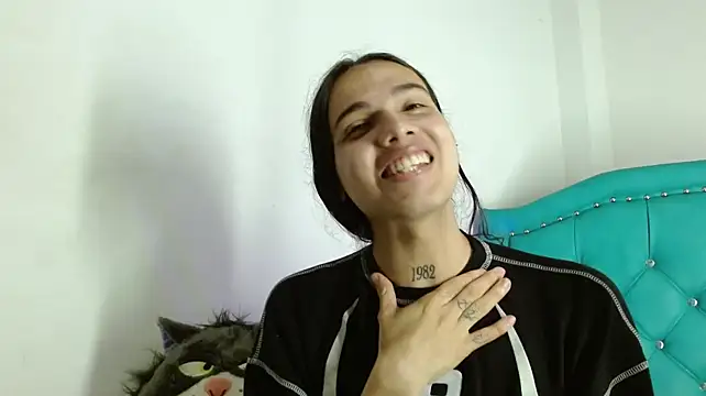Show modela Almazz_Hot na web-kameri