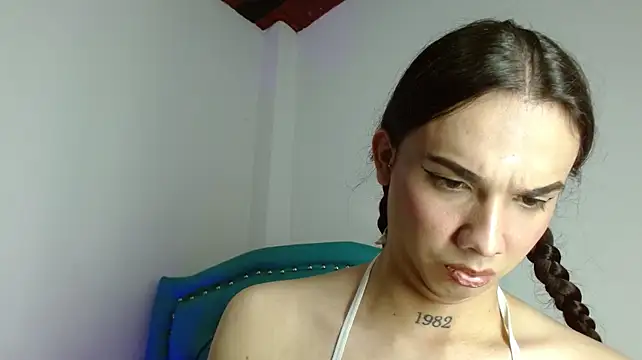 הופעת וובקאם של Almazz_Hot