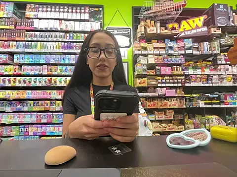Show modela c00k13kat na web-kameri