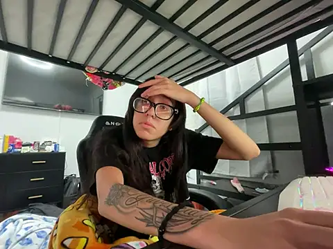 Show modela c00k13kat na web-kameri