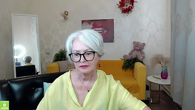 Chat +18 de roxxXxie_ ao vivo
