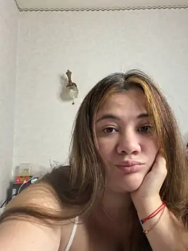 Show modela bigass_kitty na web-kameri