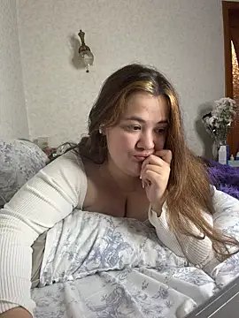 Show modela bigass_kitty na web-kameri