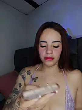 scaarletth15's Webcam Show