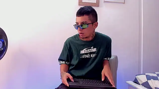 Thiago_Vega__ Adlı Modelin Web Kamerası Şovu