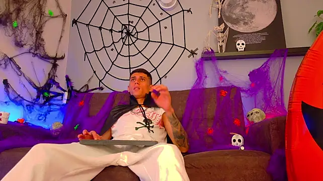 Show modela BryanGrey__ na web-kameri