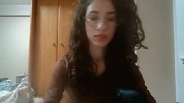 צ'אט XXX בשידור חי של CrystalDolls