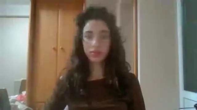 CrystalDolls Show in webcam