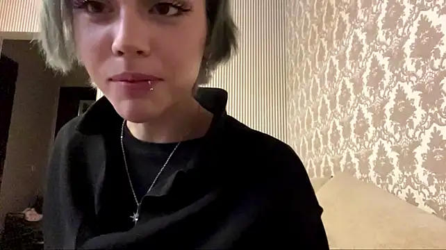 Chat +18 de TamikaFeagler ao vivo