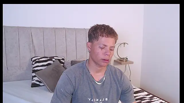 axel_rosee01 Show Webcam