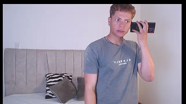 axel_rosee01 Pertunjukan Webcam