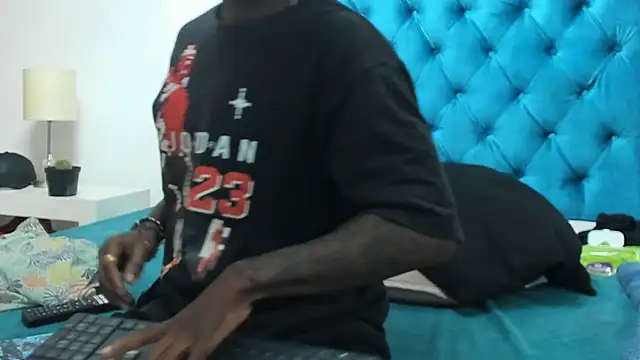 Charliedamn Show in webcam