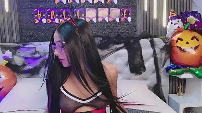 Pretty_Liaa_'s Webcam Show