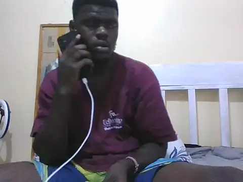 Taller_dark Webcam-Show