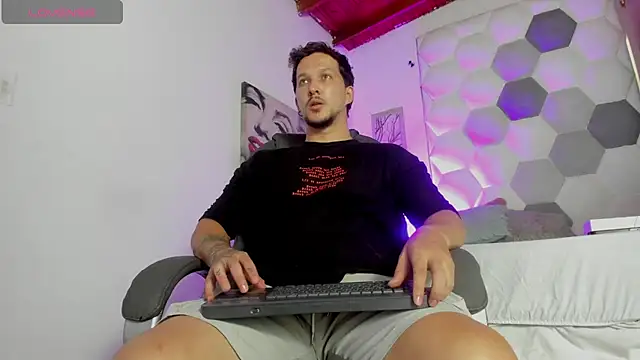 Max_Arias' Webcam Show
