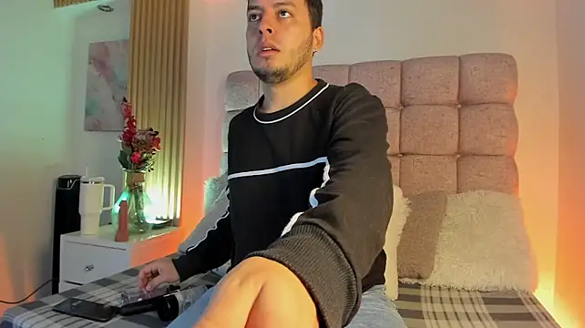 Jonath_1's Webcam Show