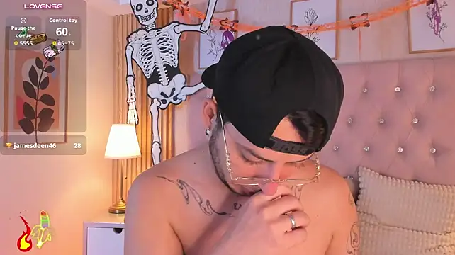 Jonath_1's Webcam Show
