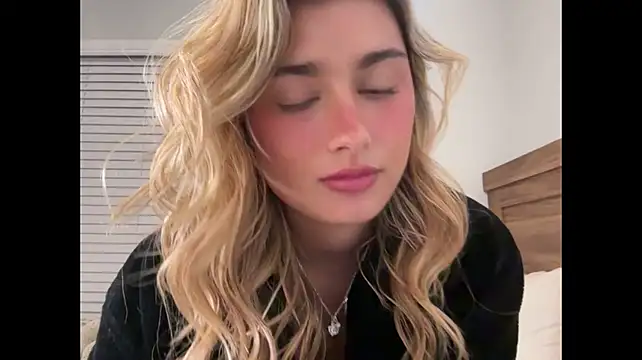 zoeycaldwellxo's Webcam Show